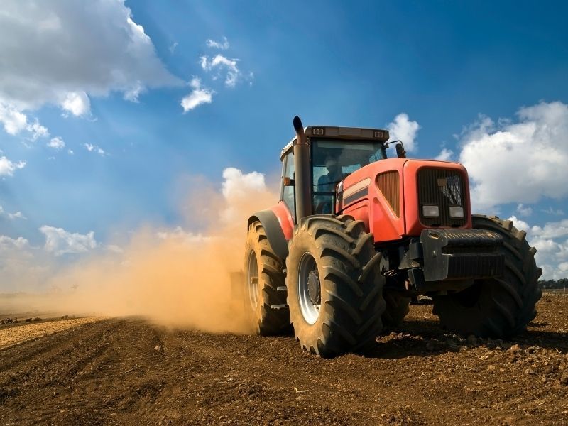 Perché il trasporto di trattori e macchine agricole richiede una logistica dei trasporti particolare